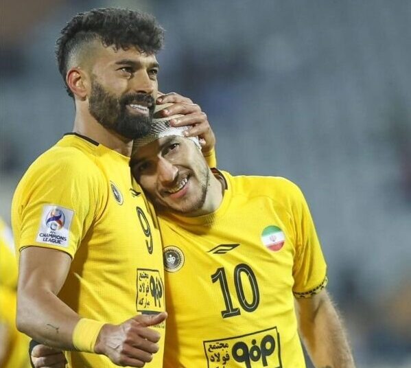 تابلوی ورود ممنوع جلوی ستاره های سپاهان!