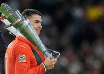 رونالدو در 40 سالگی هم ژست قهرمانی گرفت