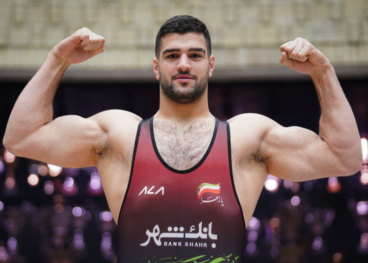 دبیر به پسر فردین اجازه خروج نمی دهد!